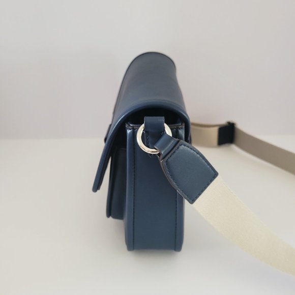 Michael Kors Bradshaw Medium Pocket Messenger Crossbody Handbag Navy Leather - Picture 3 of 9